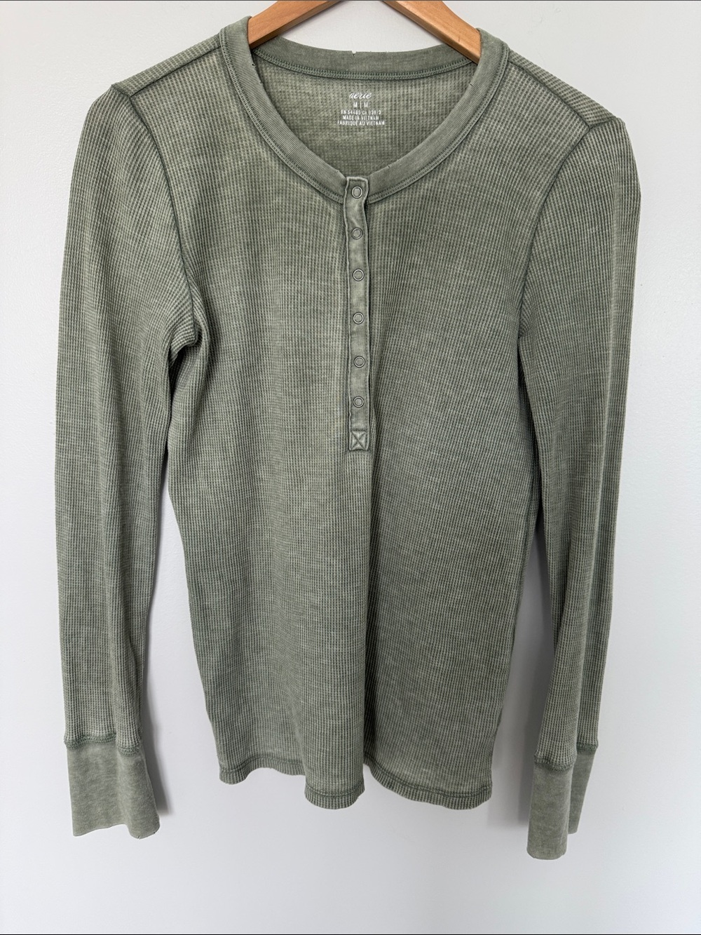 aerie Olive Green Waffle Knit Henley Long Sleeve Top Size Medium